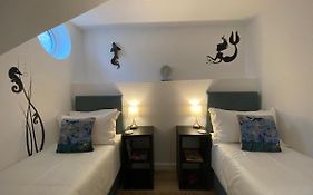 Starboard Side Brixham - Ideal Seaside Getaway With Parking